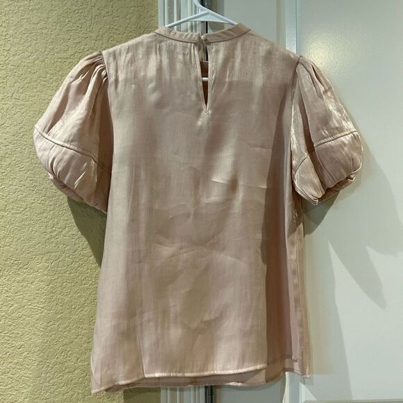 On Twelfth pink shimmer puff sleeve top in small - Picture 2 of 7